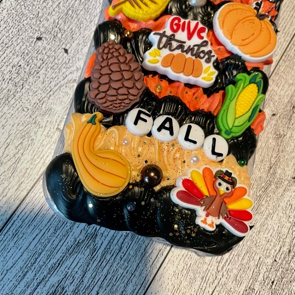 ⤵️🆕 Fall decoden phone case IPhone 14 pro - Picture 4 of 4
